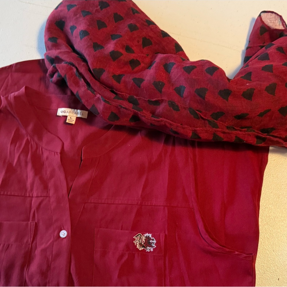Gamecock women's sleeveless button down w garnet and black scarf